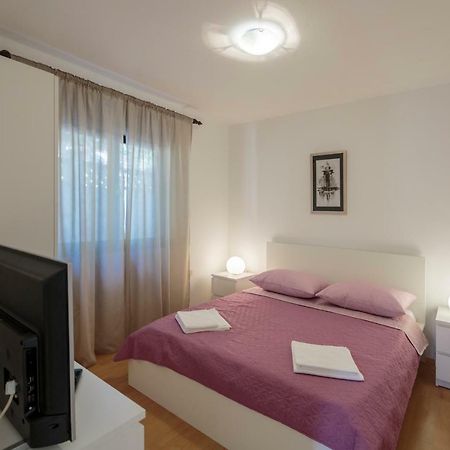 Apartmani Jordana Komiža المظهر الخارجي الصورة