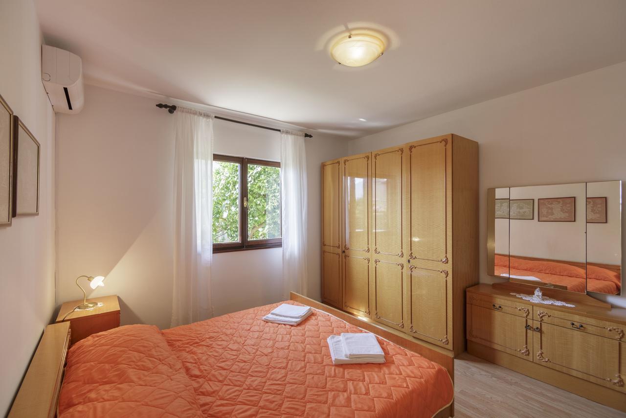 Apartmani Jordana Komiža المظهر الخارجي الصورة