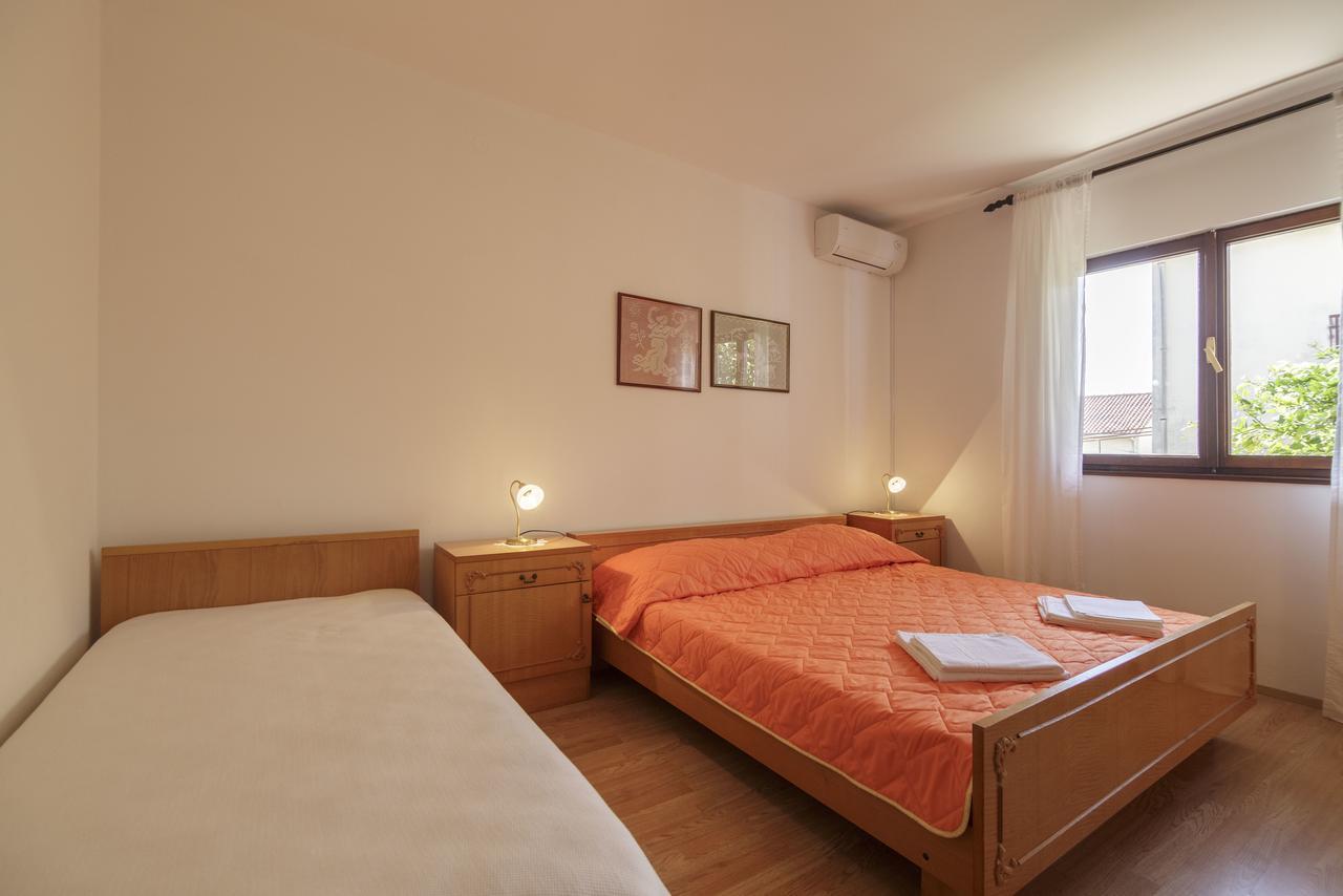 Apartmani Jordana Komiža المظهر الخارجي الصورة