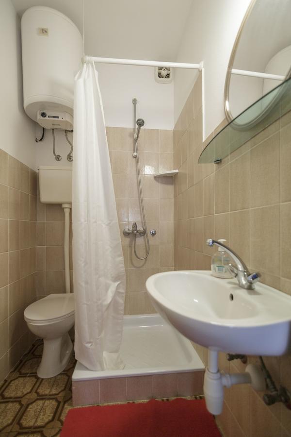 Apartmani Jordana Komiža المظهر الخارجي الصورة