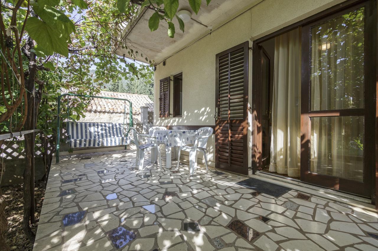 Apartmani Jordana Komiža المظهر الخارجي الصورة