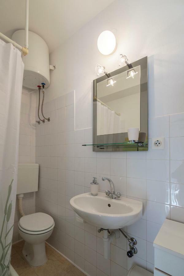 Apartmani Jordana Komiža المظهر الخارجي الصورة