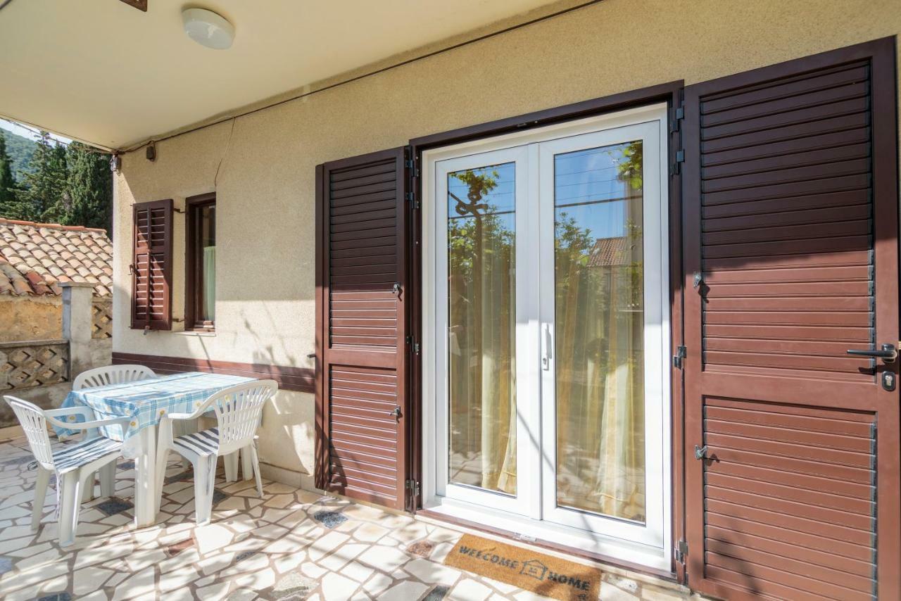 Apartmani Jordana Komiža المظهر الخارجي الصورة