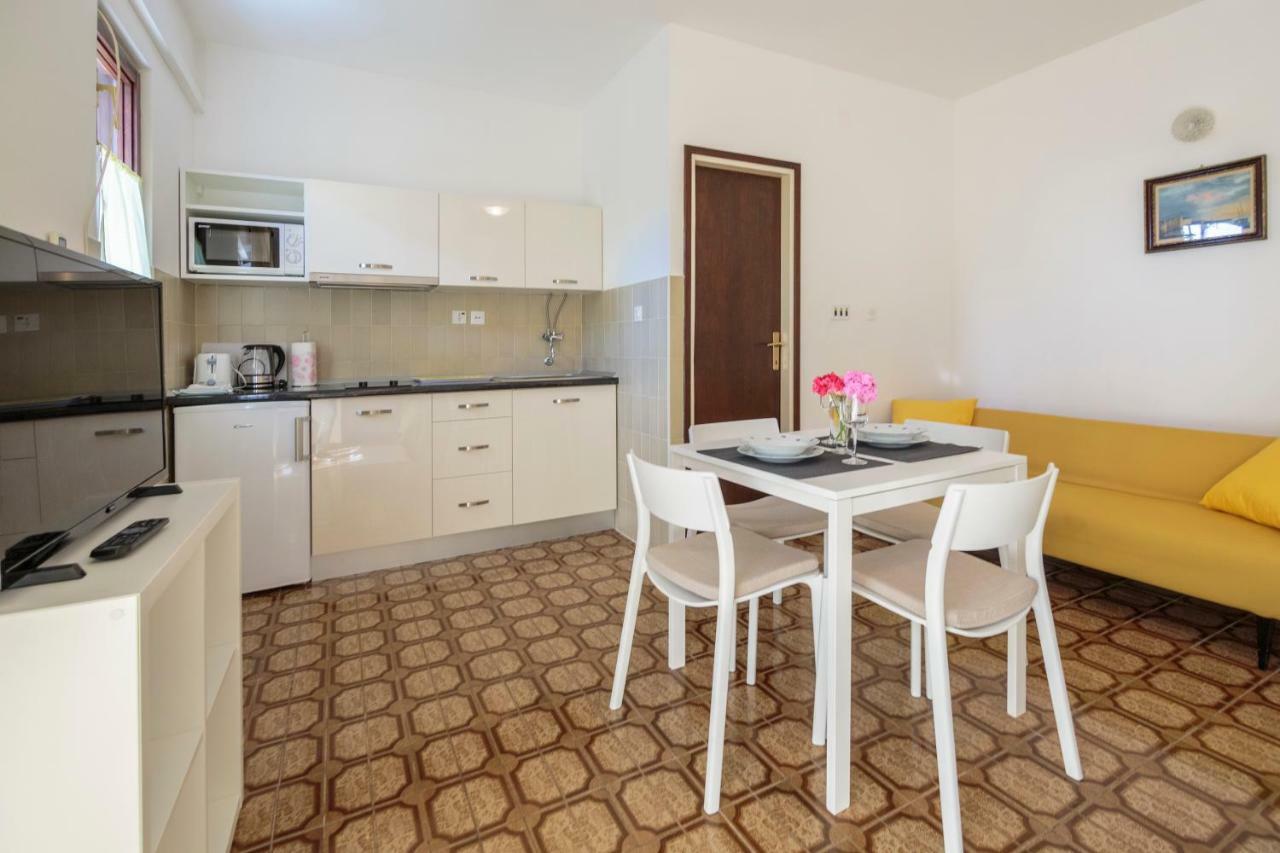 Apartmani Jordana Komiža المظهر الخارجي الصورة