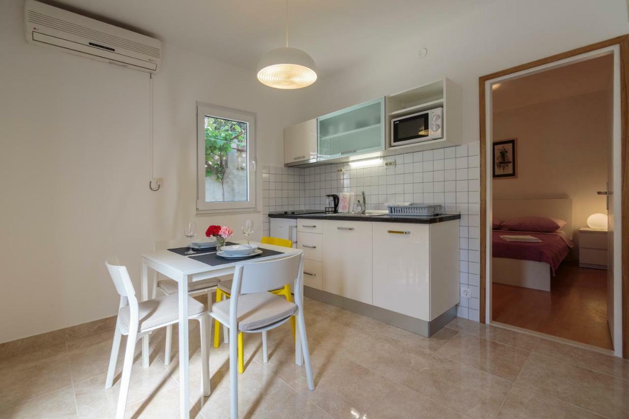 Apartmani Jordana Komiža المظهر الخارجي الصورة