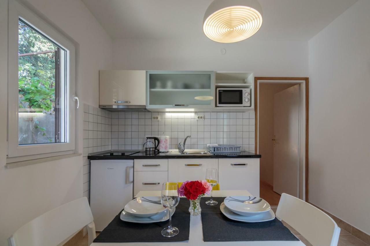 Apartmani Jordana Komiža المظهر الخارجي الصورة