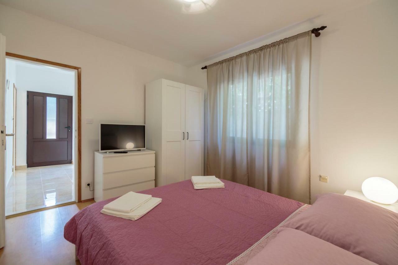 Apartmani Jordana Komiža المظهر الخارجي الصورة